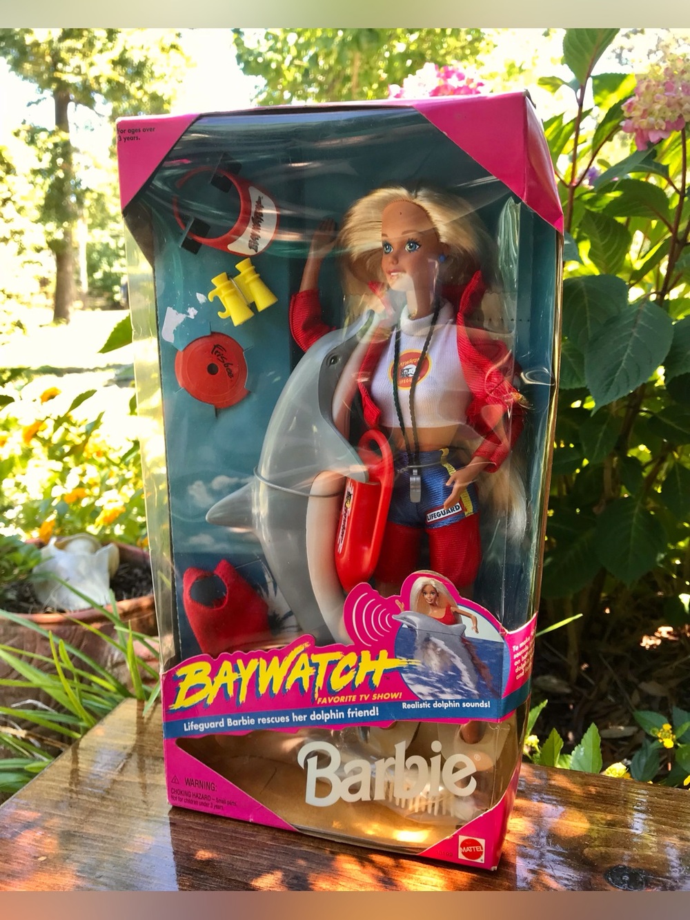 NEW 1994 BARBIE Baywatch TV Show Blonde Doll With Dolphin & Accessories